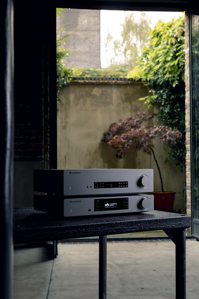 Интегральный стереоусилитель Cambridge Audio CXA61 Lunar Grey, купить ...