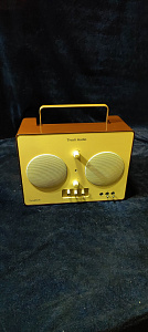 Портативная аудиосистема Tivoli SongBook. Цвет: Кремовый/Коричневый [Cream/Brown]